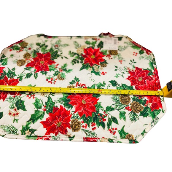 Mervyns Vintage Red poinsettia place mats set of 4 - Picture 5 of 8